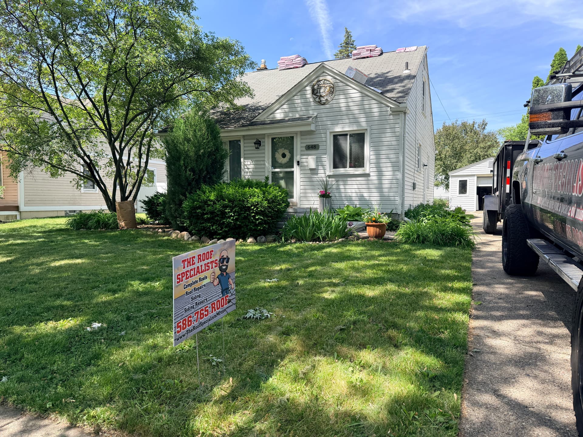Gallery photos for Owens Corning Duration Designer Shingles with Full Ventilation System: Image #1